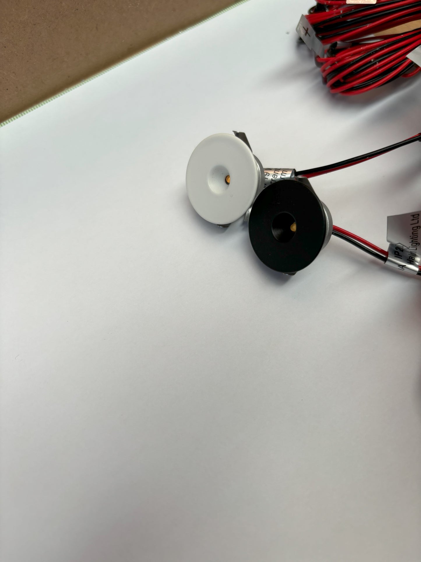 Mini DL cabinet light
